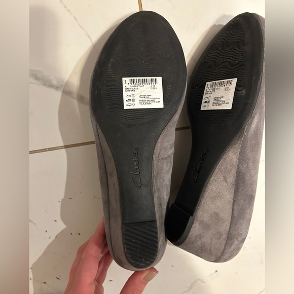 Grey Suede Clarks Wedge Shoe Sz 8.5W NWT - Picture 3 of 8